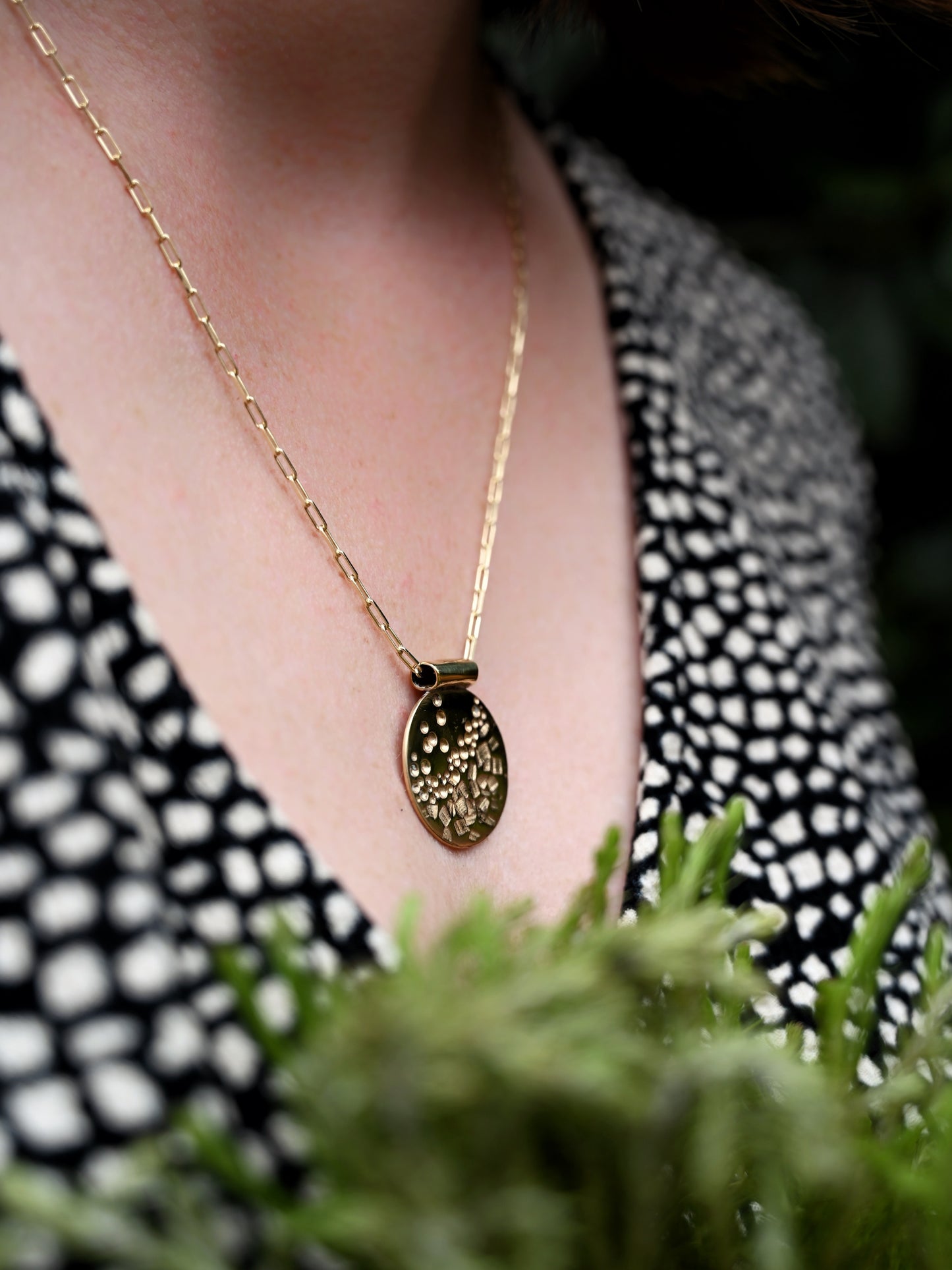 Contrast Round Disc Pendant