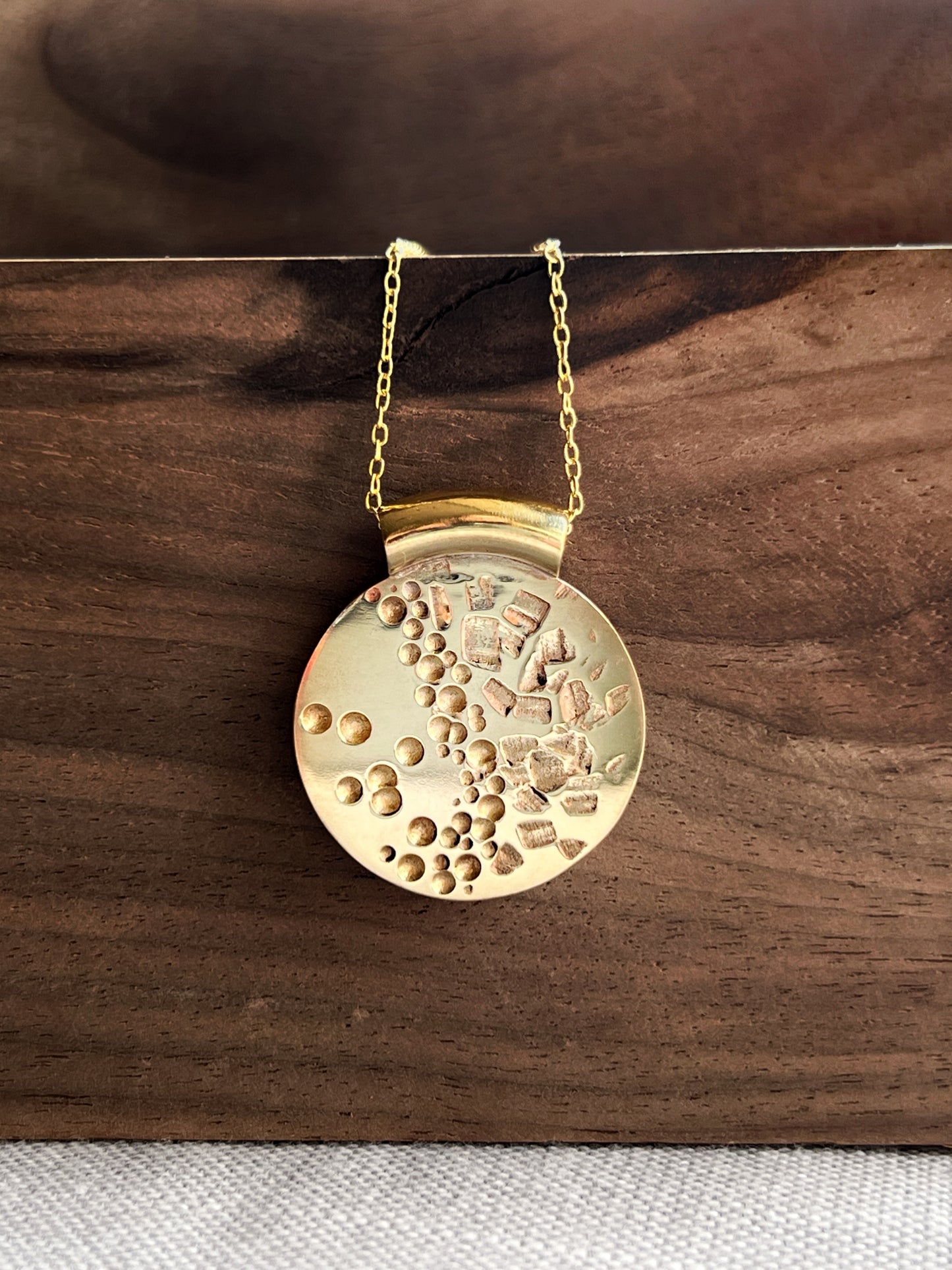 Contrast Round Disc pendant